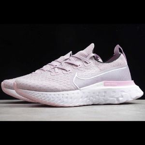 Nike react infinity flyknit sneakers size 7